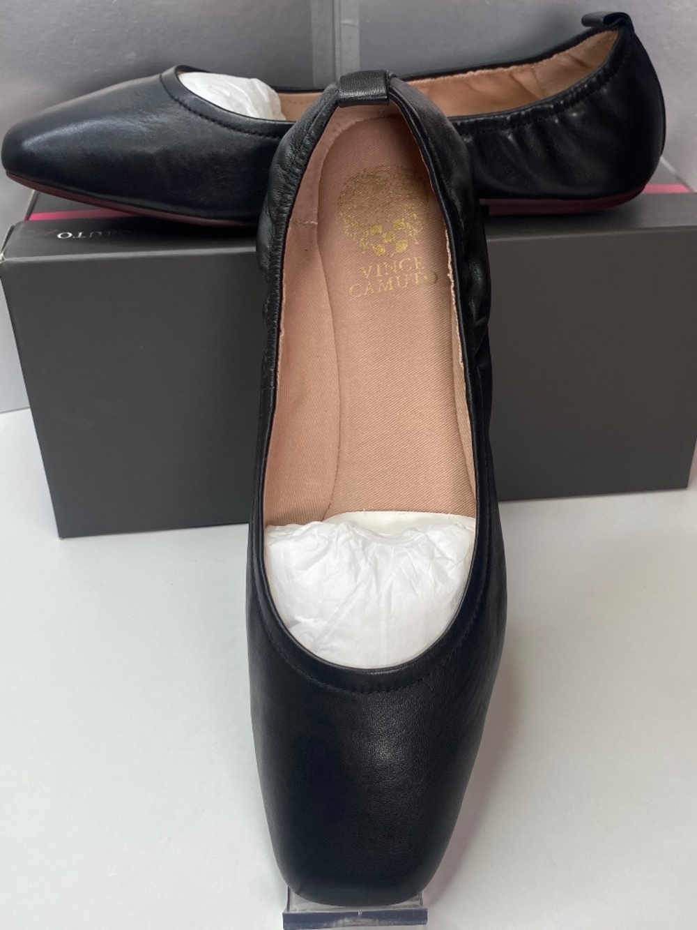 Vince Camuto Women's Soft Leather Black Flats Size 9.5 M NIB